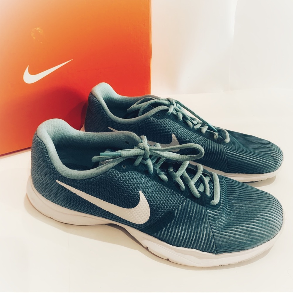 ❤️Blue Nike Flex Bijoux Shoes - Size 11